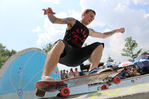 Longboards And Skateboards: What’s The Difference Between Them?